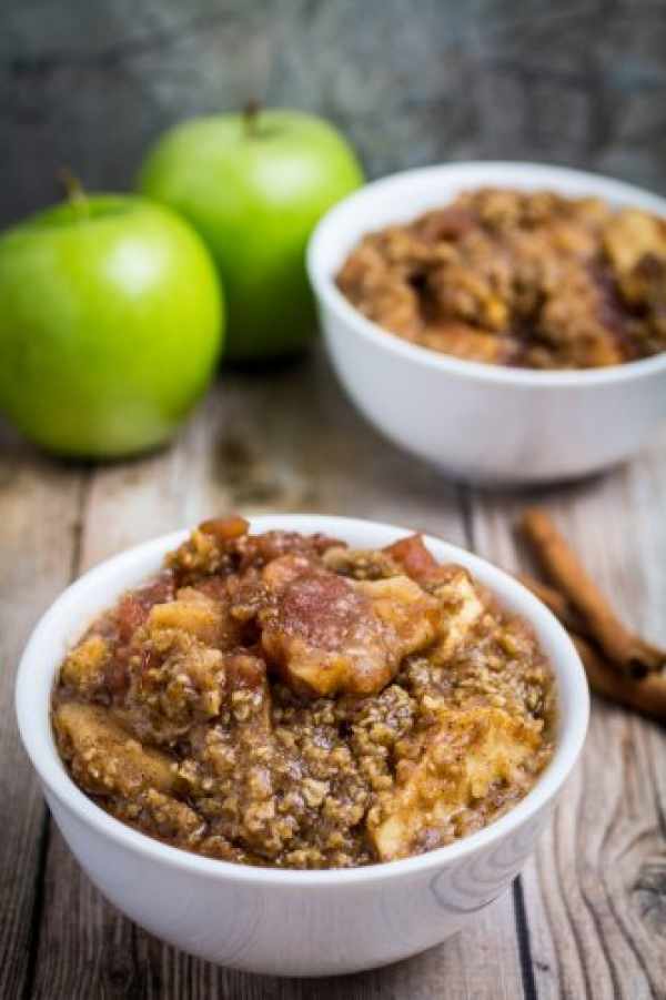 Delicious Apple Crisp in the Slow Cooker: A Summer Treat for Hot Weather!